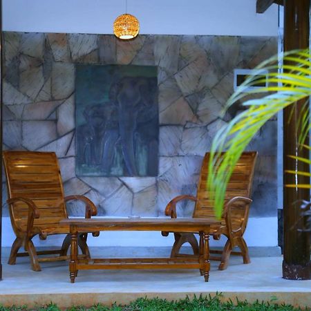 Dew Safari Cottage Udawalawe Exterior photo