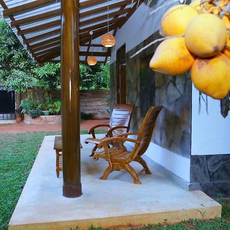 Dew Safari Cottage Udawalawe Exterior photo