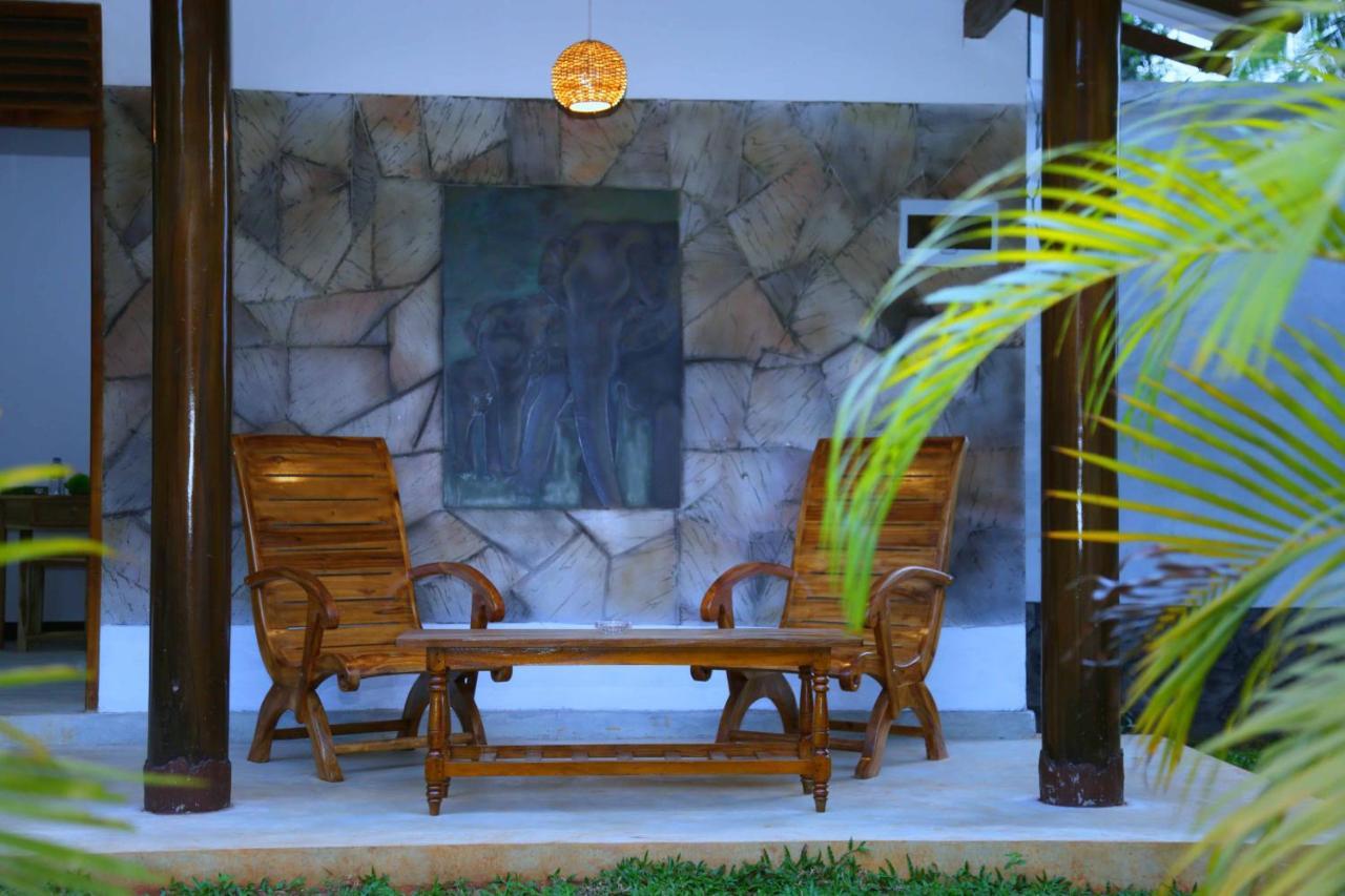 Dew Safari Cottage Udawalawe Exterior photo