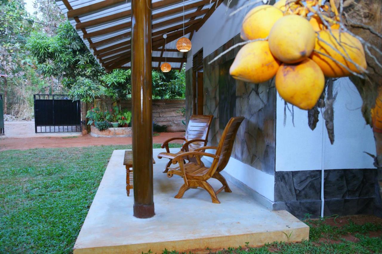Dew Safari Cottage Udawalawe Exterior photo